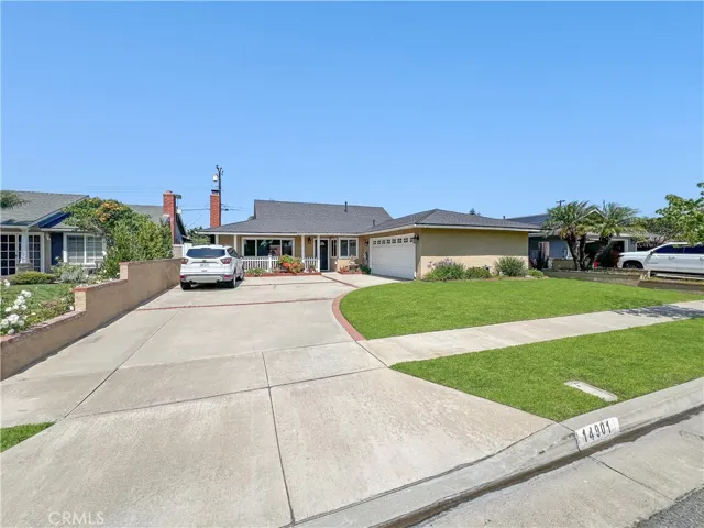 14901 Quill Circle, Huntington Beach, California 92647