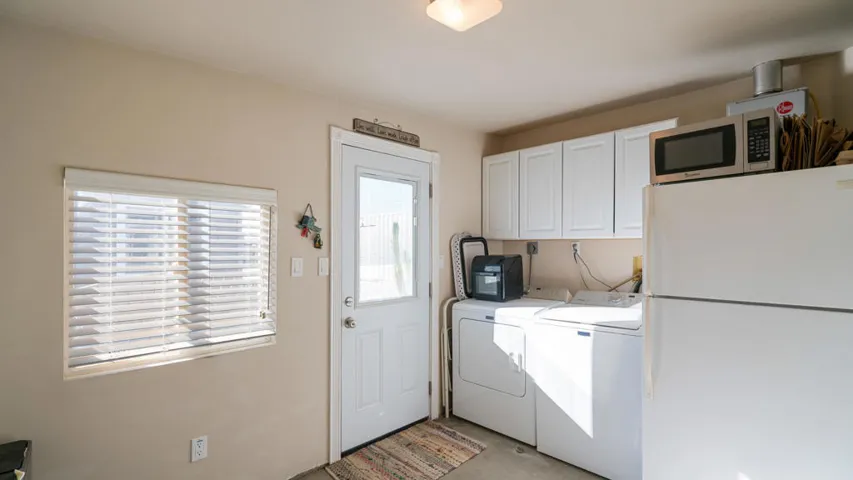 Laundry room1