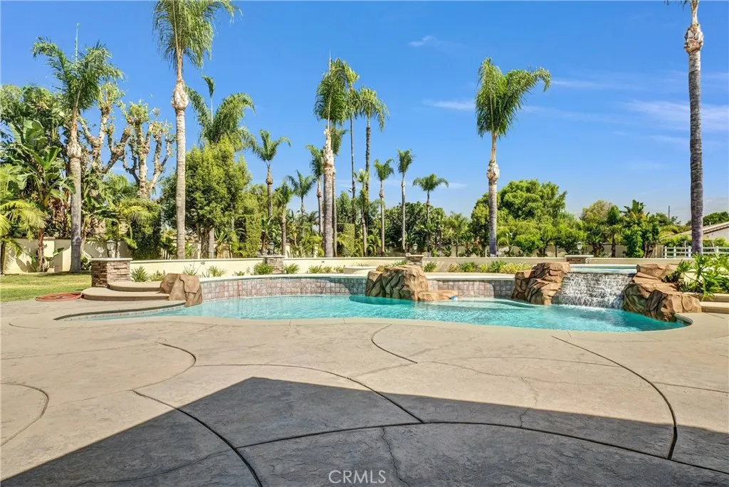 Salt water pool