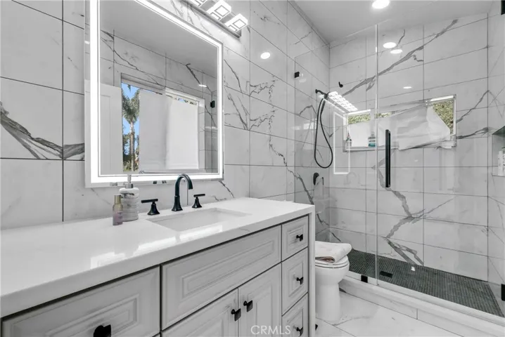 2nd Master bathroom