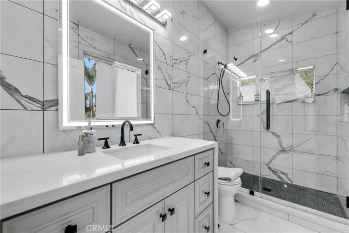2nd Master bathroom