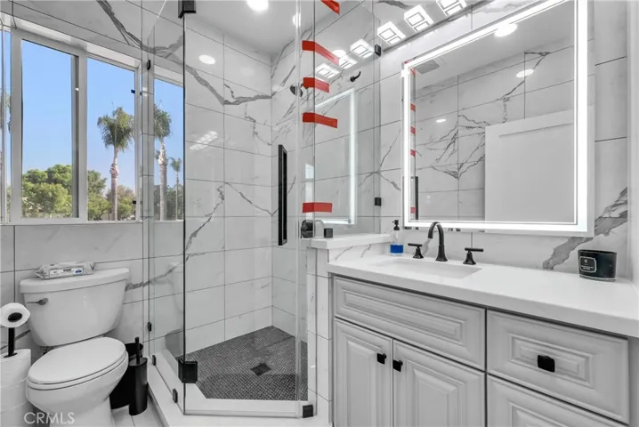 Full bathroom 3