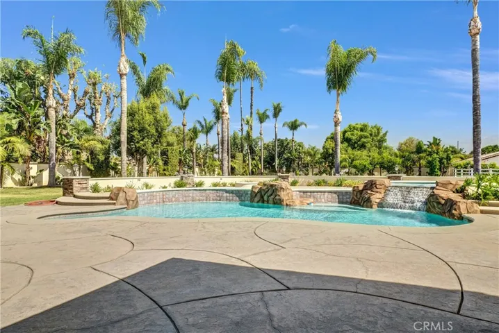 Salt water pool