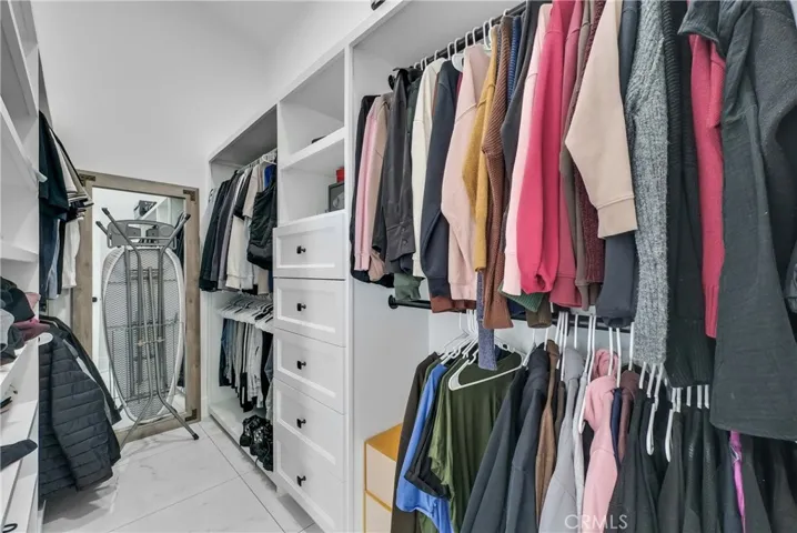 Master Walk In Closet