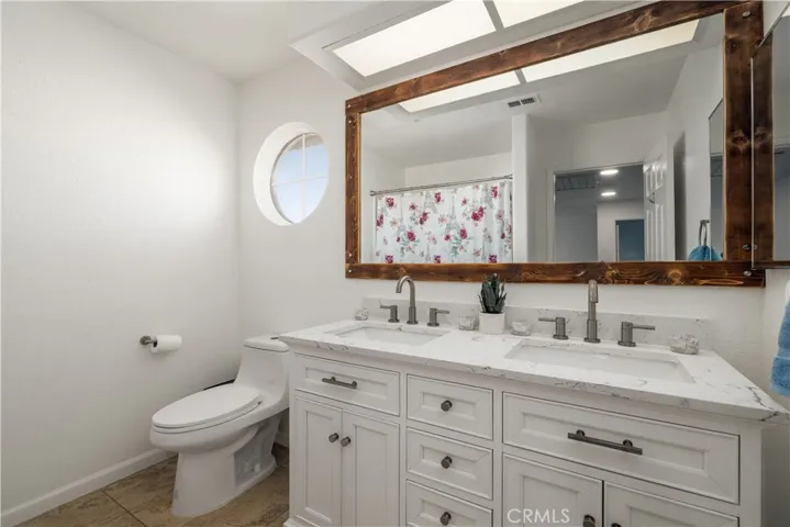 Upstairs Hall Bathroom