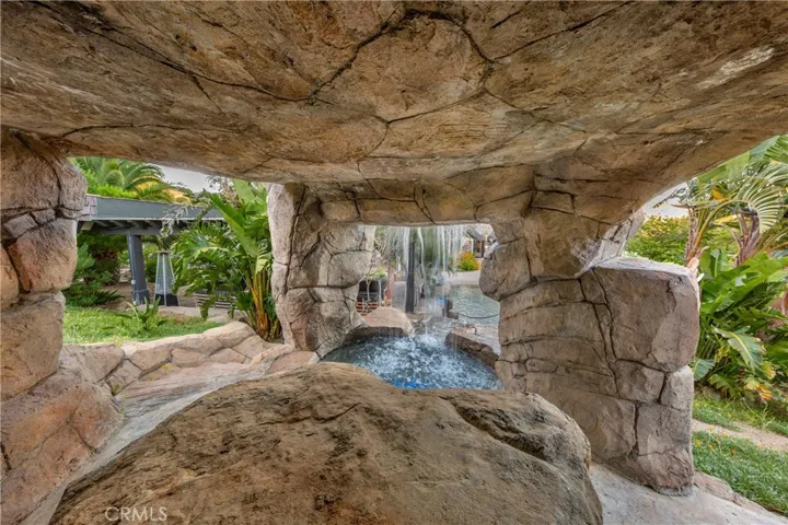 85 Saddlebow, Bell Canyon, California 91307