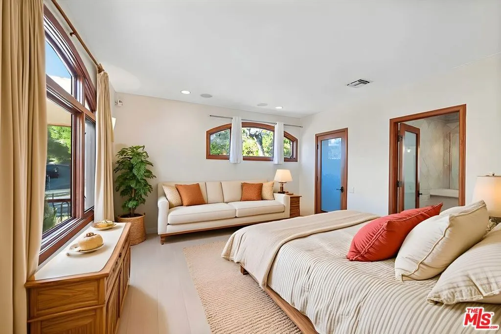 Guest Bedroom vs furniture