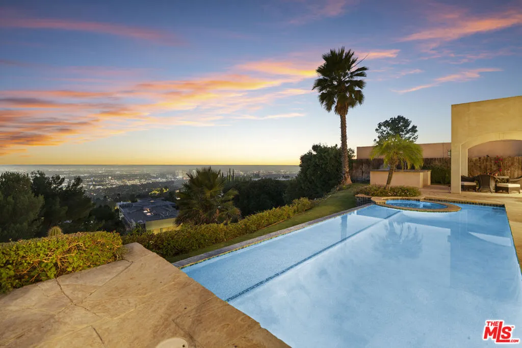 Trousdale View
