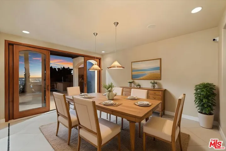 Dining Room Vs Furniture