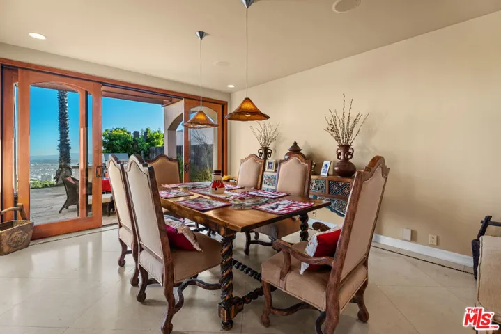 Original casual dining area