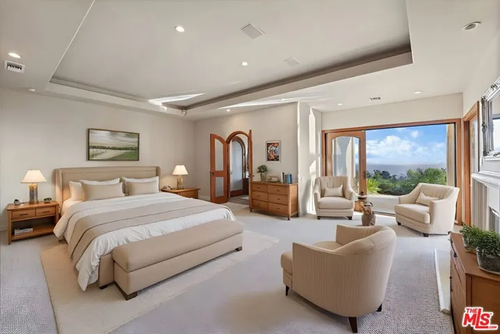 Primary Bedroom Vs Furniture