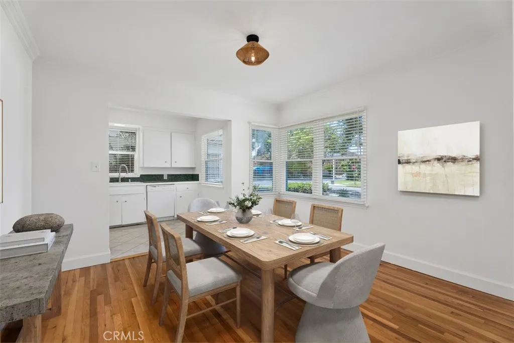 Dining room with virtual staging.
