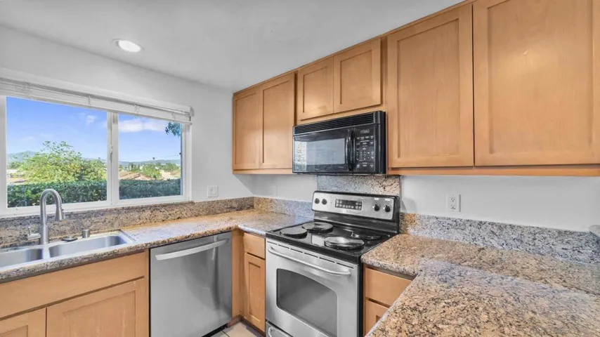 505 San Pasqual Valley 183, Escondido, California 92027