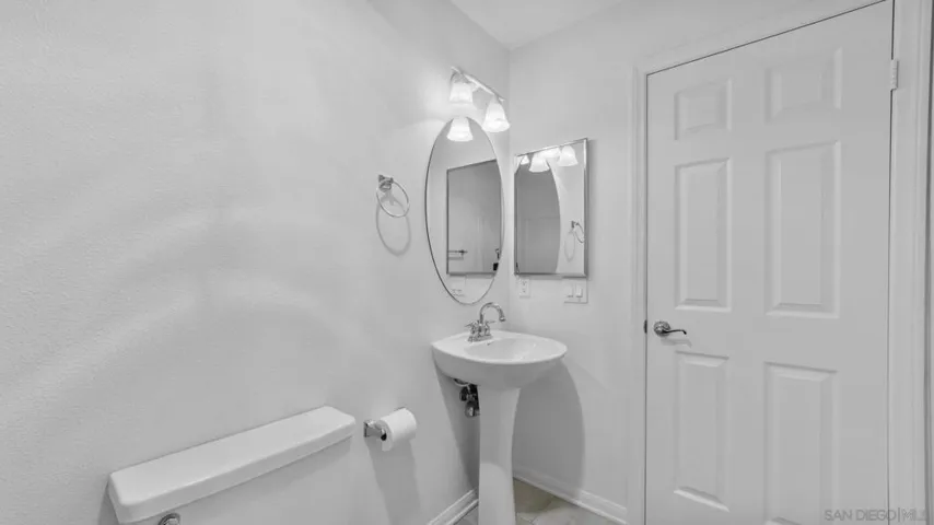 505 San Pasqual Valley 183, Escondido, California 92027