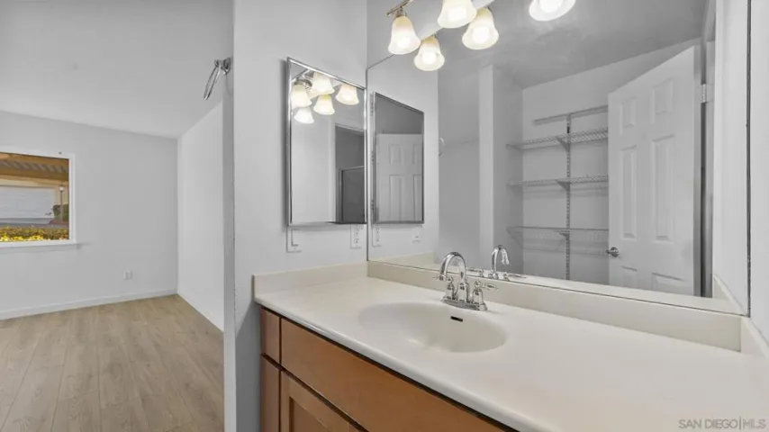 505 San Pasqual Valley 183, Escondido, California 92027
