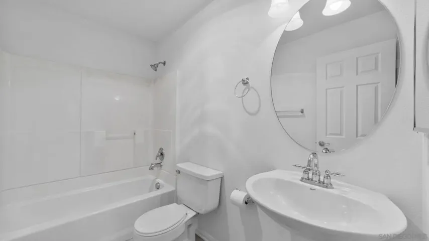 505 San Pasqual Valley 183, Escondido, California 92027