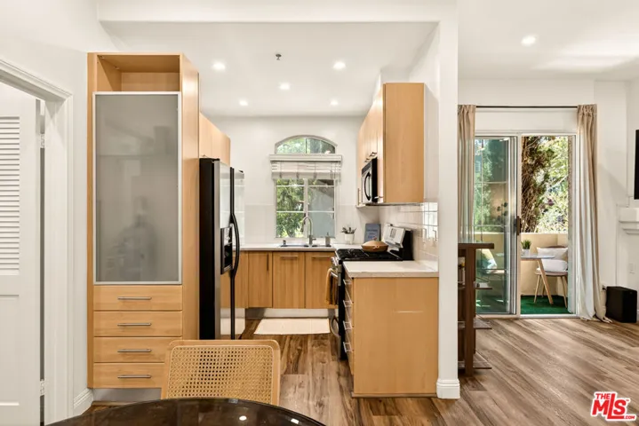 7101 La Tijera Boulevard J101, Los Angeles, California 90045