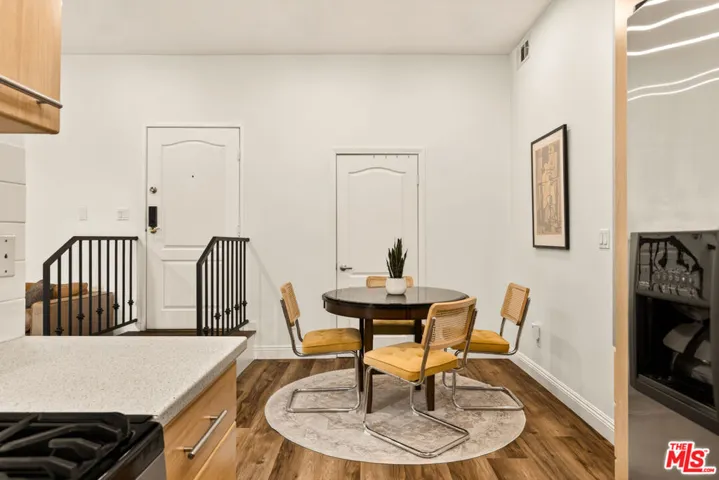 7101 La Tijera Boulevard J101, Los Angeles, California 90045