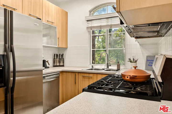 7101 La Tijera Boulevard J101, Los Angeles, California 90045