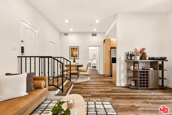 7101 La Tijera Boulevard J101, Los Angeles, California 90045