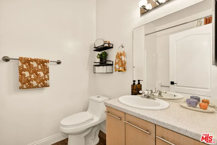 7101 La Tijera Boulevard J101, Los Angeles, California 90045