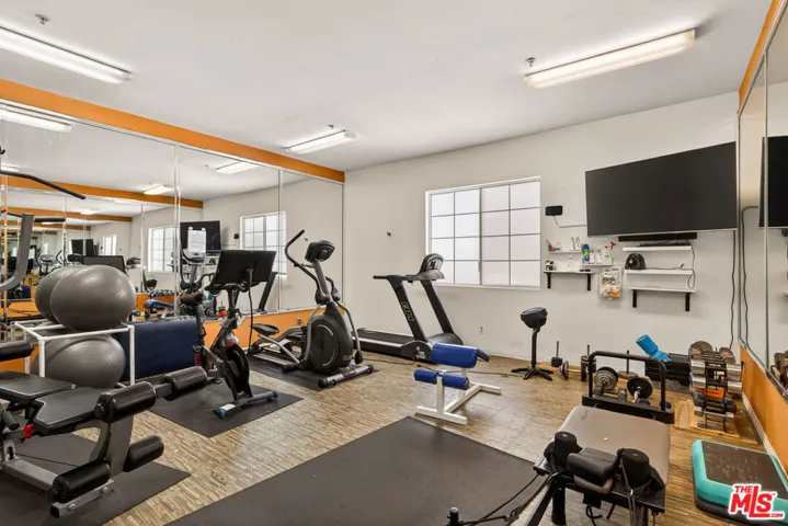 7101 La Tijera Boulevard J101, Los Angeles, California 90045