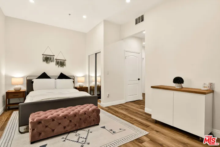 7101 La Tijera Boulevard J101, Los Angeles, California 90045
