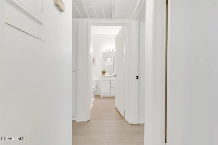 Hallway toward bathroom 1