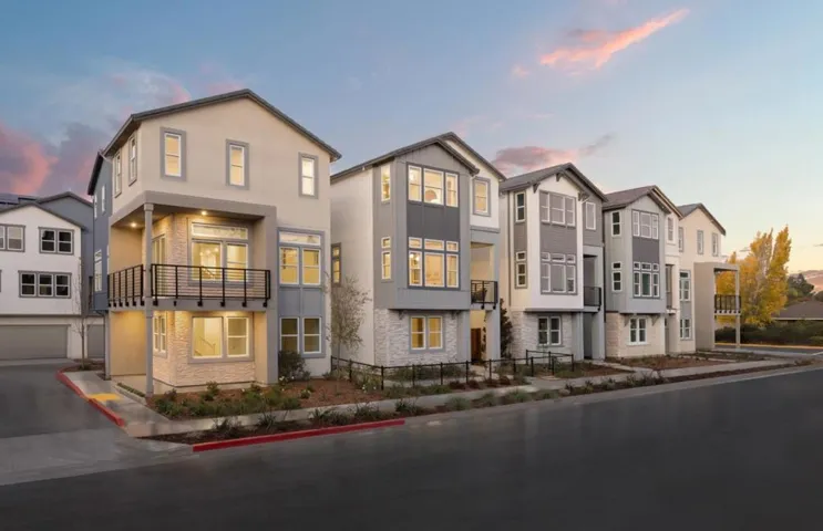 499 West Latimer Avenue 02-18 – Plan 2, Campbell, California 95008