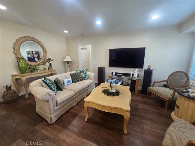 10613 Shellyfield, Downey, California 90241 — photo 4