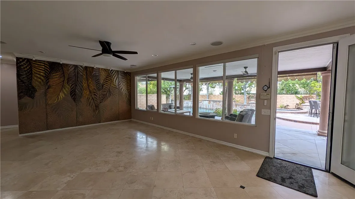 Spacious and Bright Family Room