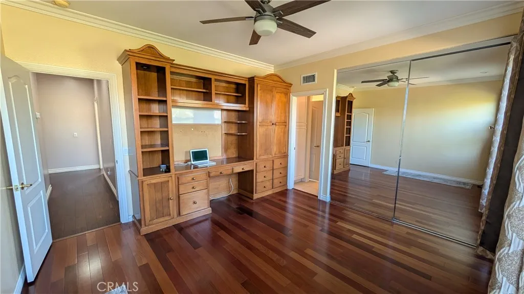 Bedroom w/ entertainment center & Jack n Jill Bath