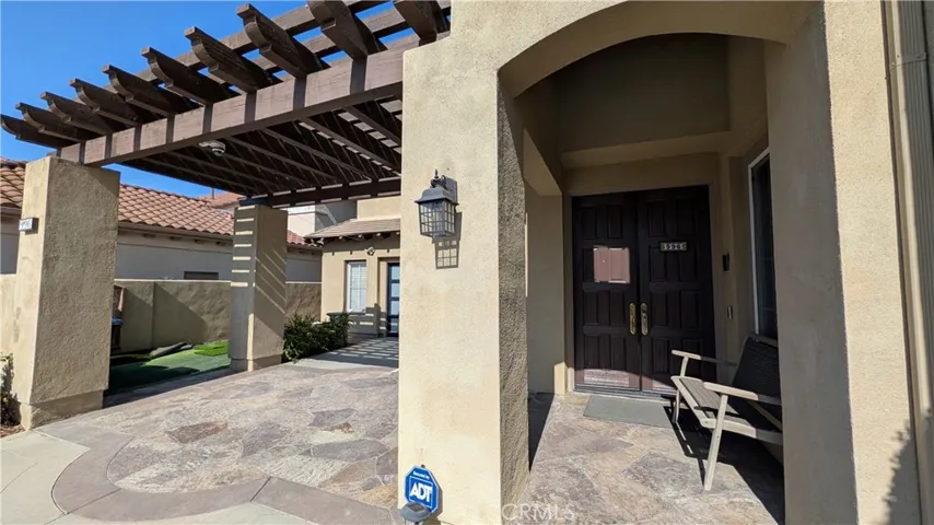Entryway with 2 car garage attached