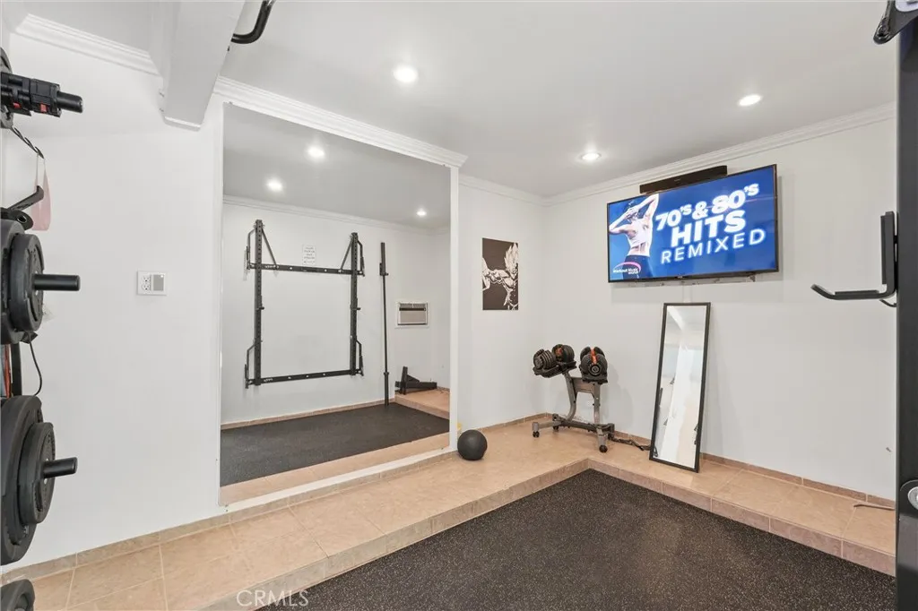 Private gym in garage