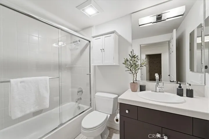 Hallway full bathroom