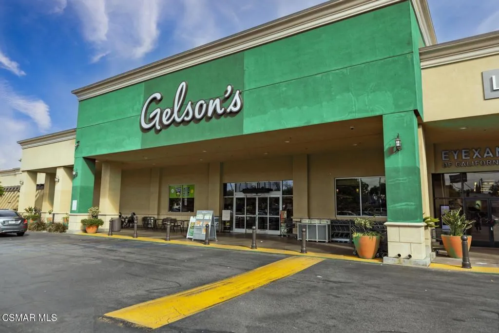 036-038-Sherman Oaks Gelsons-1500x1000