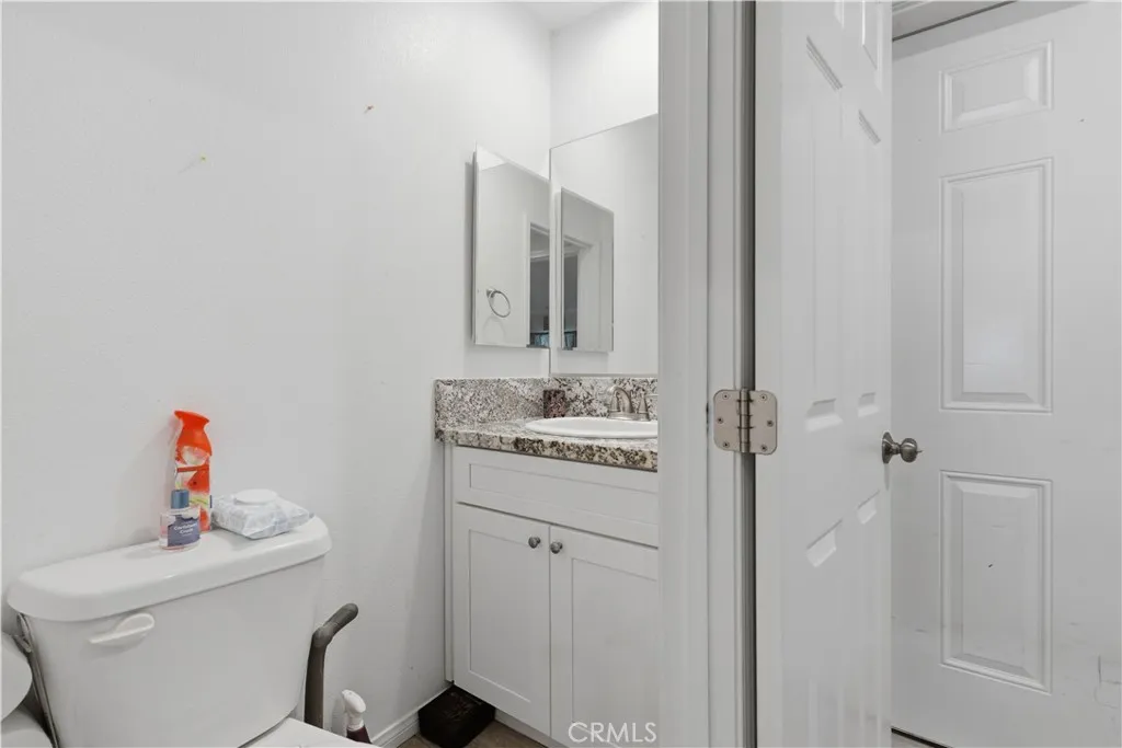1/2 bathroom