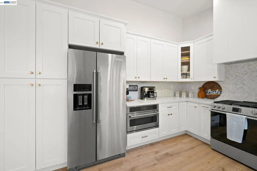 STAINLESS STEEL APPLIANCES