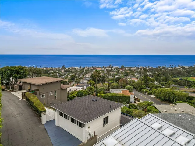 933 Coast View Drive, Laguna Beach, California 92651