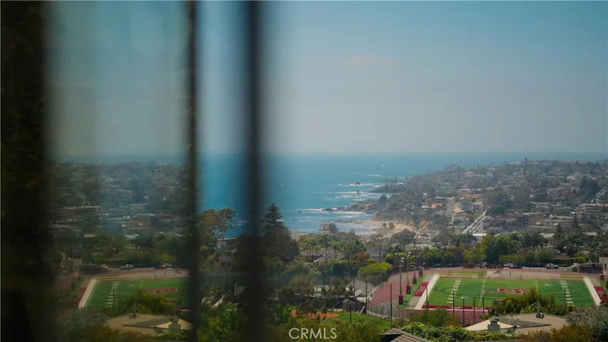 933 Coast View Drive, Laguna Beach, California 92651