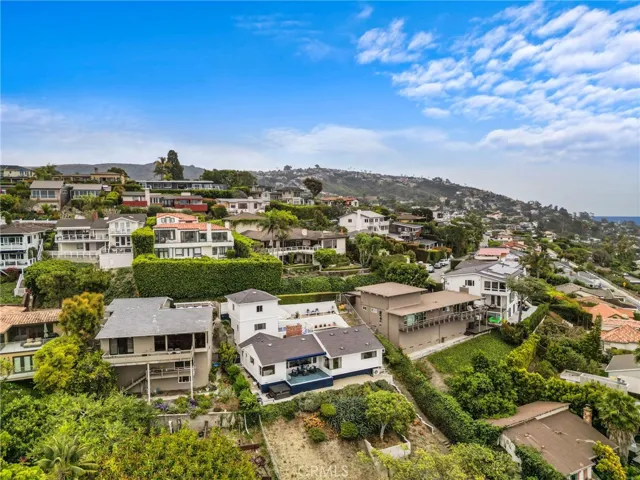 933 Coast View Drive, Laguna Beach, California 92651