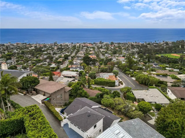 933 Coast View Drive, Laguna Beach, California 92651