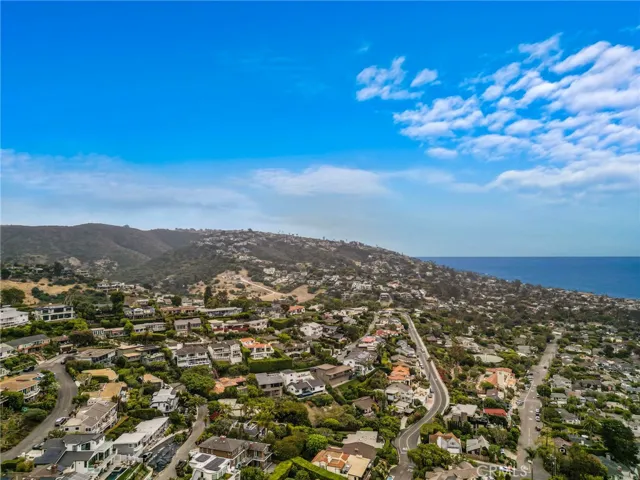 933 Coast View Drive, Laguna Beach, California 92651