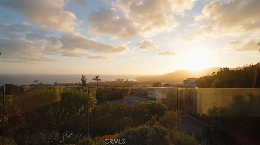 933 Coast View Drive, Laguna Beach, California 92651