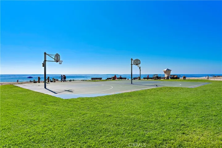 933 Coast View Drive, Laguna Beach, California 92651
