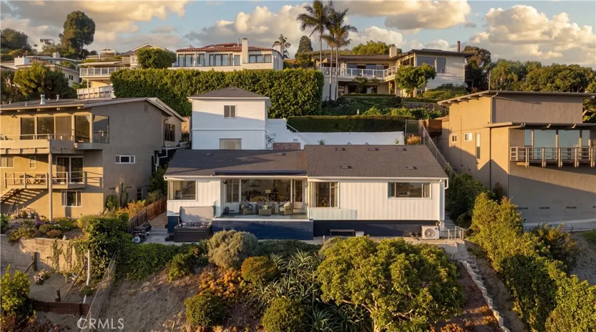 933 Coast View Drive, Laguna Beach, California 92651