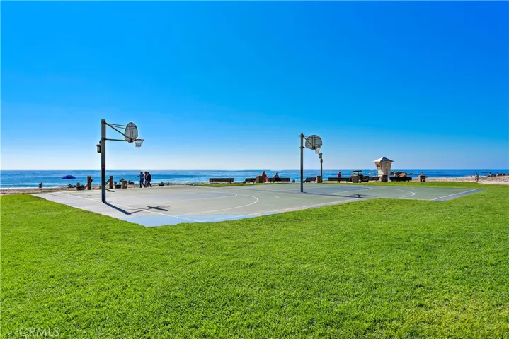 933 Coast View Drive, Laguna Beach, California 92651