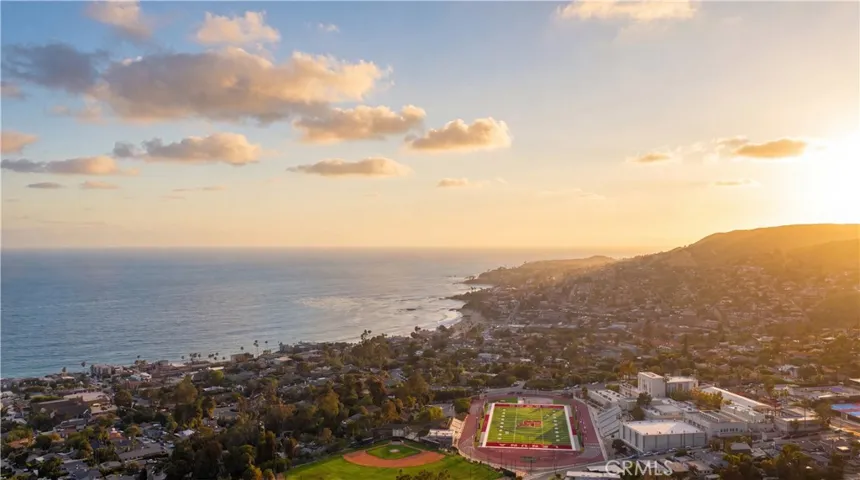 933 Coast View Drive, Laguna Beach, California 92651