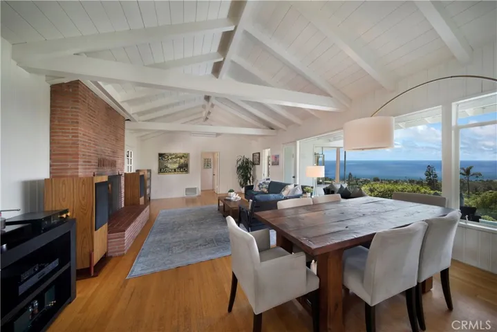 933 Coast View Drive, Laguna Beach, California 92651