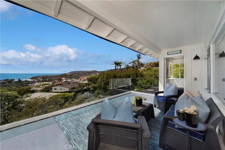 933 Coast View Drive, Laguna Beach, California 92651